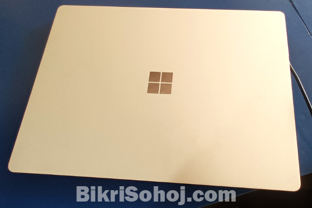 Microsoft surface laptop 2(Touch)i5-8GB Ram ,SSD 256GB